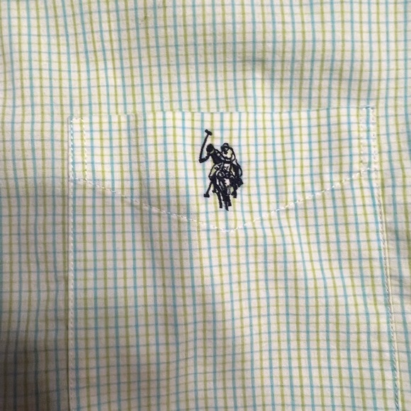 Short-Sleeve Button-Down Men’s Dress Shirt, Size XL - Picture 3 of 13